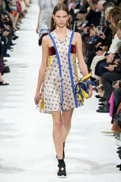 Look 24